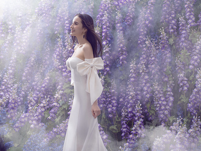 这次拍摄还应用了紫色花朵