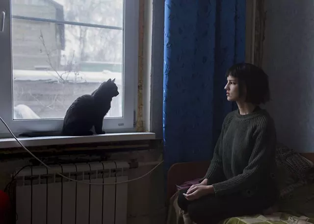 西伯利亚 萨哈 漫长的冬季 少女和猫