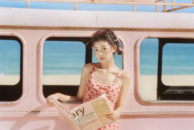 泳装少女 夏日海滩