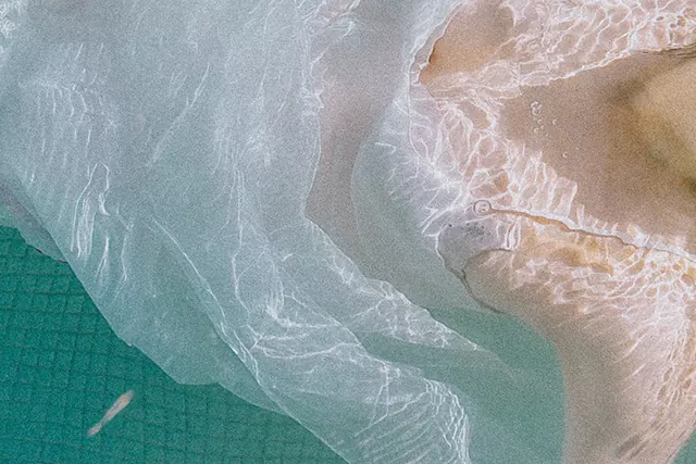 蓝色的，白色的，透明的